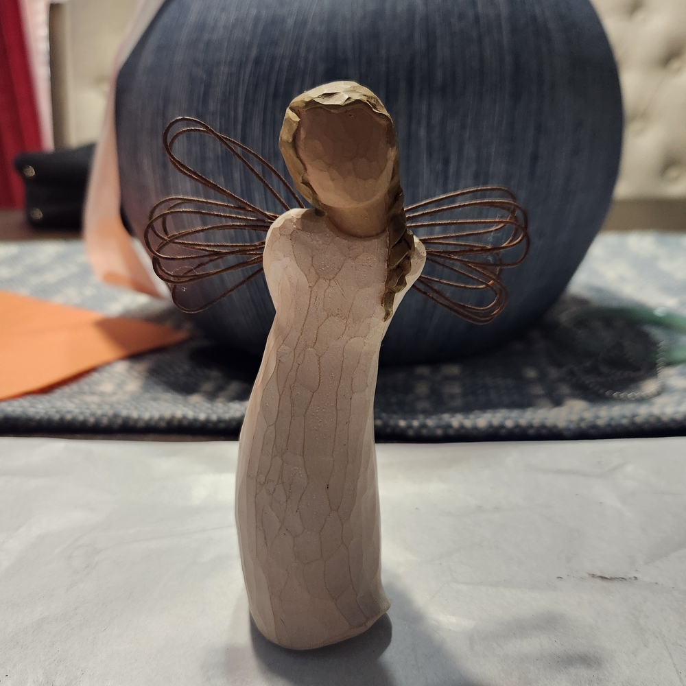 5" 1/2 Willow Tree Angel Thank You Figurine with Flowers